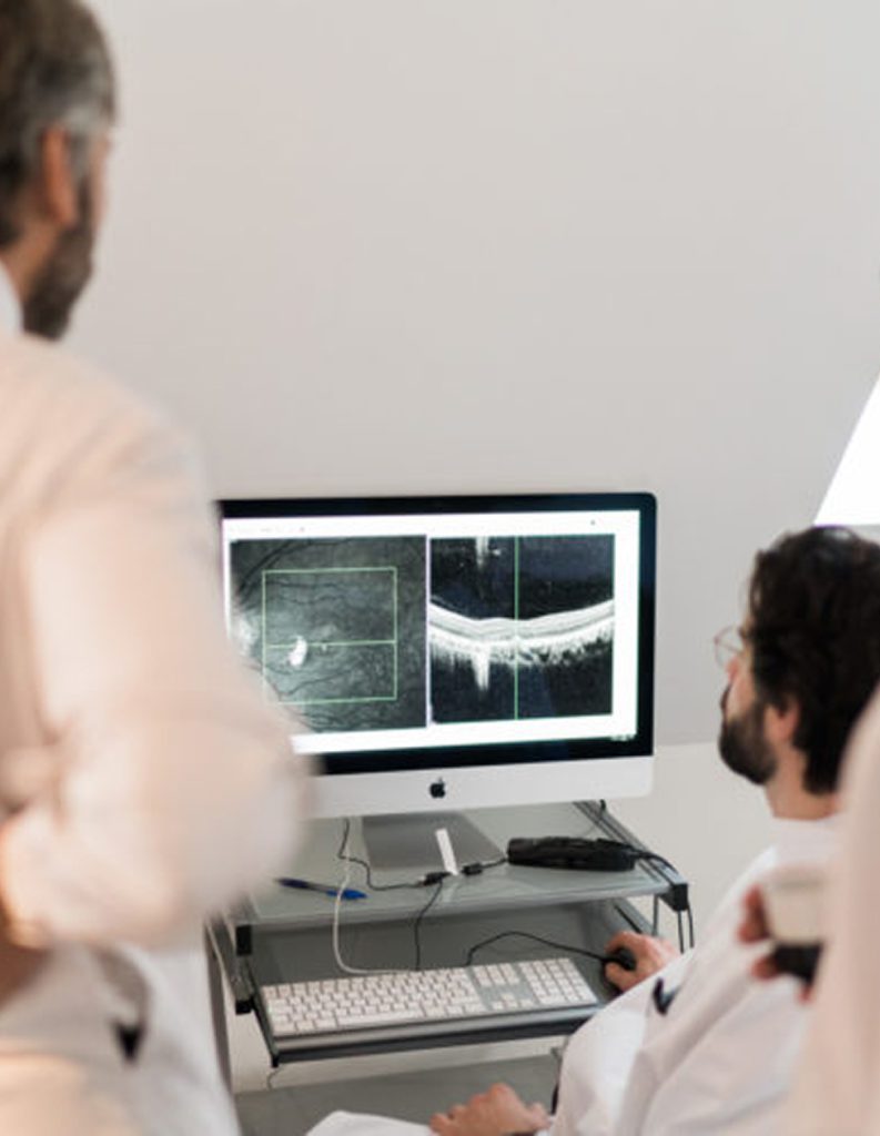 ophtalmologues spécialistes de la cornée