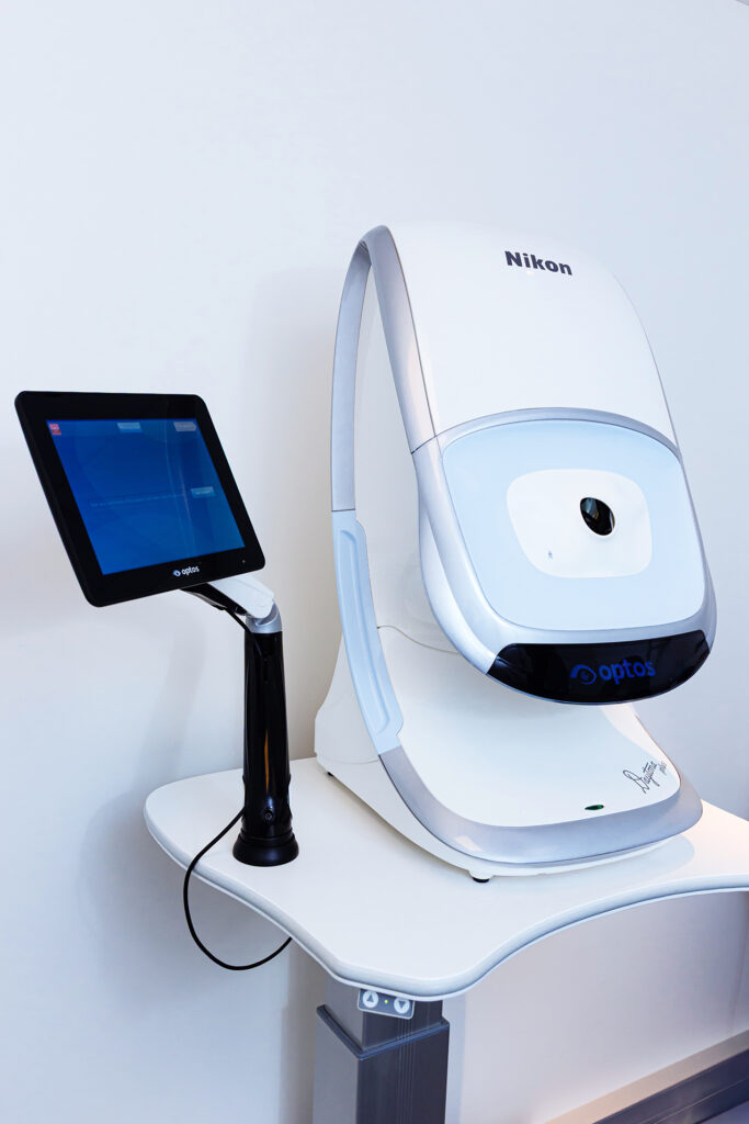 rétinographie grand champ, examen pouvant intervenir dans le cas d'un décollement de la rétine